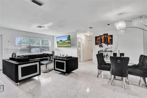 320 N 71st Avenue Hollywood FL 33024