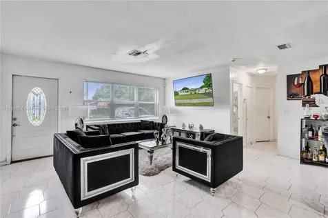 320 N 71st Avenue Hollywood FL 33024
