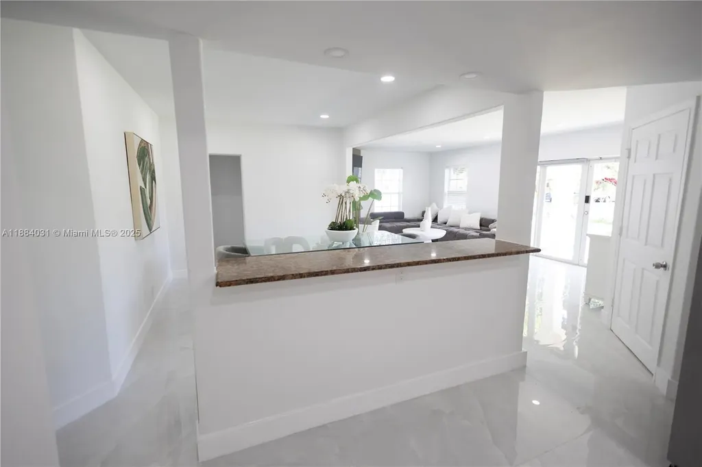 1435 Grant Street Hollywood FL 33020