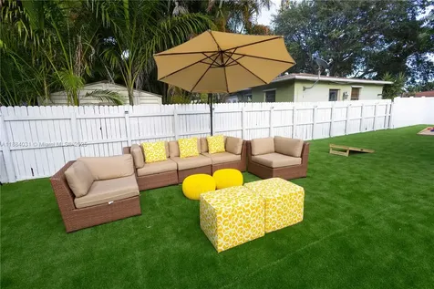 1435 Grant Street Hollywood FL 33020