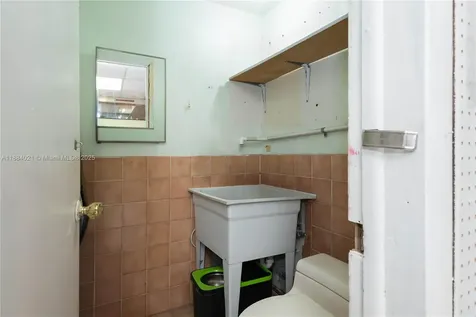 1428-1430 W 49th Street Hialeah FL 33012