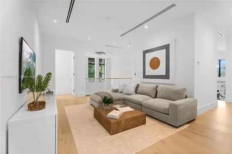 7001 SW 71st Avenue Miami FL 33143