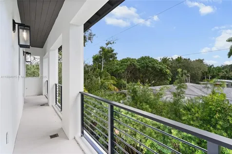 7001 SW 71st Avenue Miami FL 33143