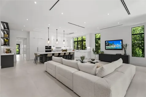 7001 SW 71st Avenue Miami FL 33143