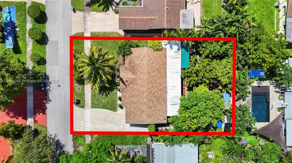 19910 SW 92nd Avenue Cutler Bay FL 33157