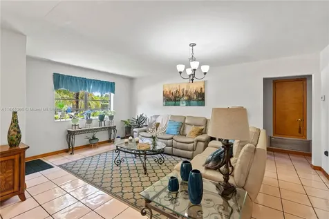 19910 SW 92nd Avenue Cutler Bay FL 33157