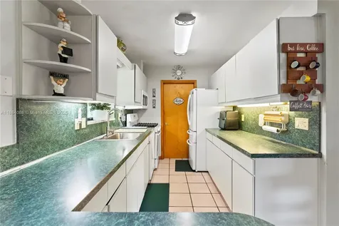 19910 SW 92nd Avenue Cutler Bay FL 33157