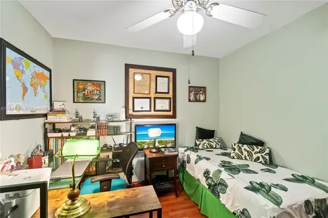 19910 SW 92nd Avenue Cutler Bay FL 33157