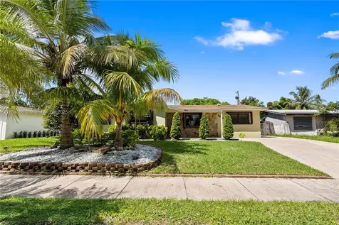 19910 SW 92nd Avenue Cutler Bay FL 33157