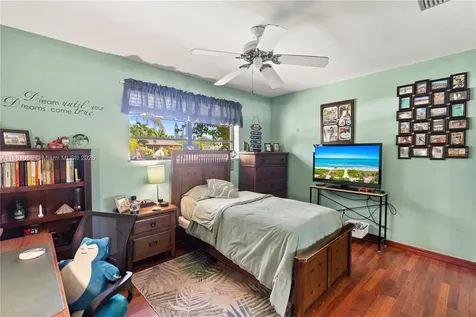 19910 SW 92nd Avenue Cutler Bay FL 33157
