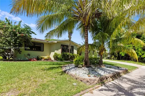 19910 SW 92nd Avenue Cutler Bay FL 33157