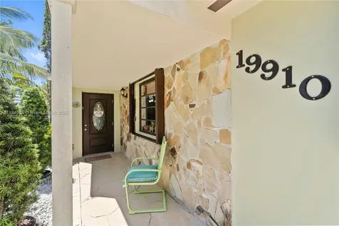 19910 SW 92nd Avenue Cutler Bay FL 33157
