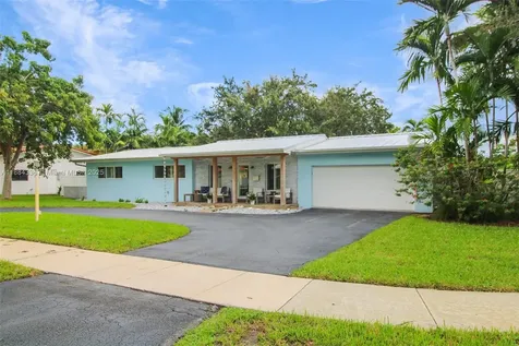 1190 Robin Avenue Miami Springs FL 33166
