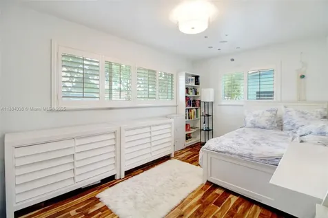 1190 Robin Avenue Miami Springs FL 33166