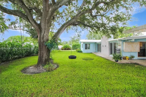 1190 Robin Avenue Miami Springs FL 33166