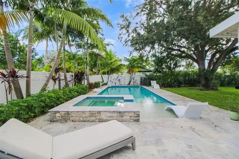 1190 Robin Avenue Miami Springs FL 33166