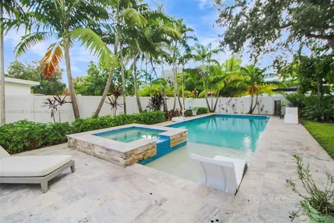 1190 Robin Avenue Miami Springs FL 33166