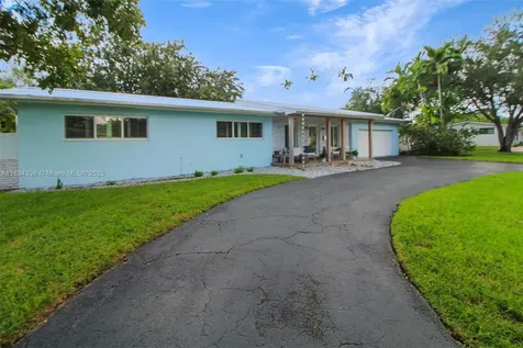 1190 Robin Avenue Miami Springs FL 33166