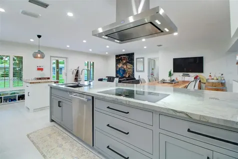 1190 Robin Avenue Miami Springs FL 33166