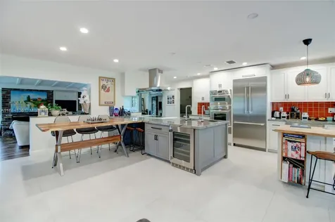 1190 Robin Avenue Miami Springs FL 33166