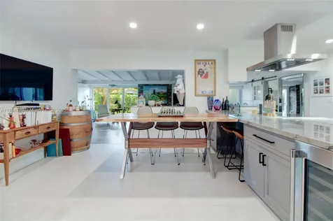 1190 Robin Avenue Miami Springs FL 33166