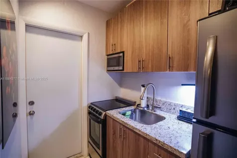 7901 SW 64th Avenue South Miami FL 33143