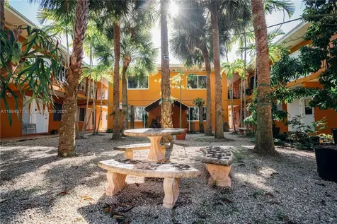 7901 SW 64th Avenue South Miami FL 33143