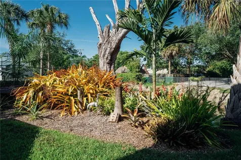 7901 SW 64th Avenue South Miami FL 33143