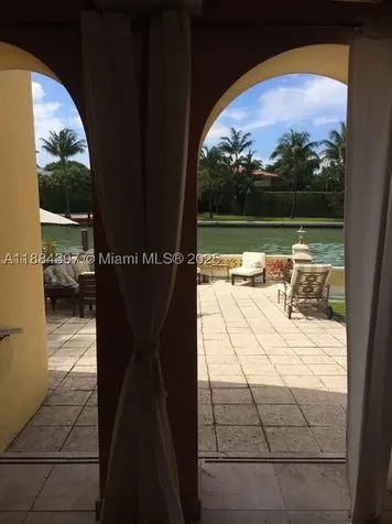 4812 Pine Tree Drive Miami Beach FL 33140