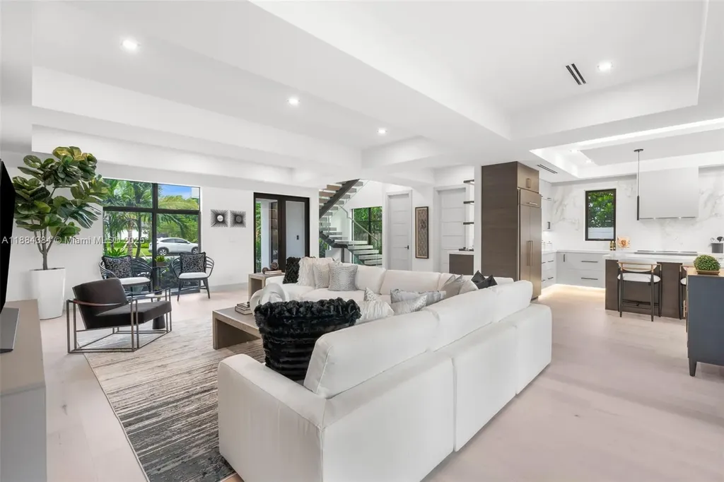 702 NW 5th Avenue Delray Beach FL 33444