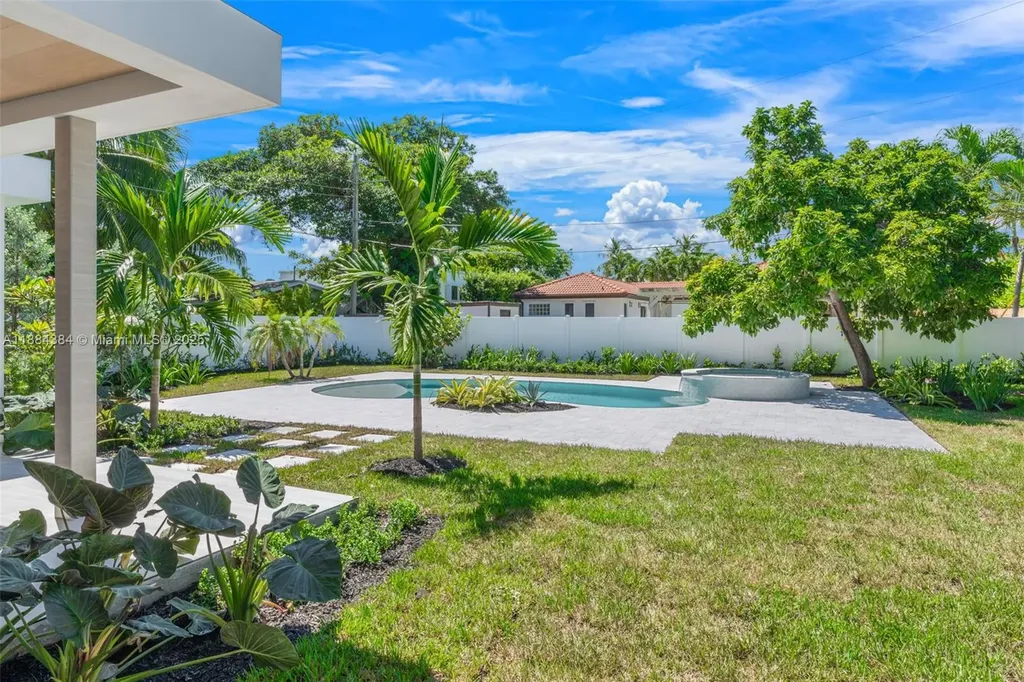 702 NW 5th Avenue Delray Beach FL 33444