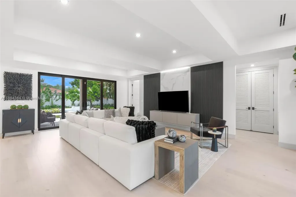 702 NW 5th Avenue Delray Beach FL 33444