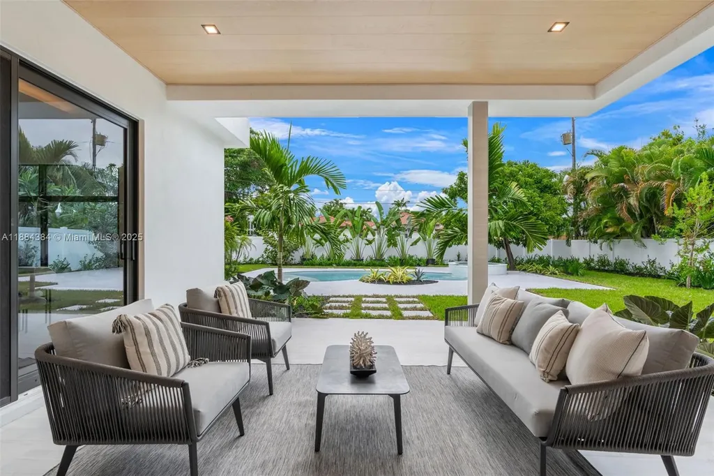 702 NW 5th Avenue Delray Beach FL 33444