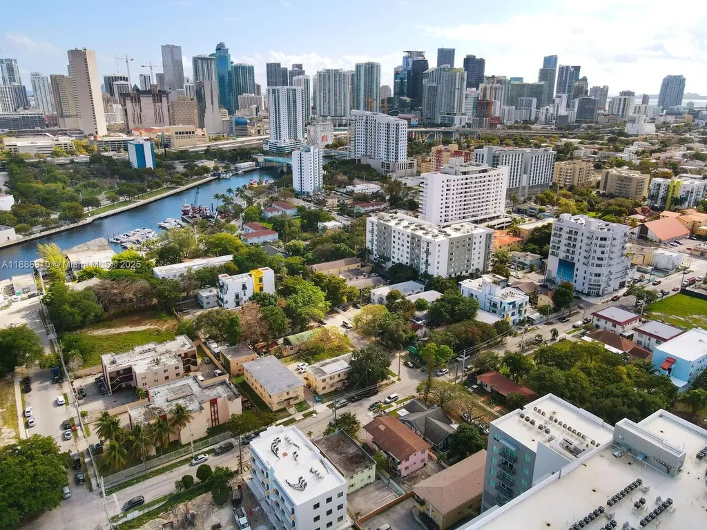 212 NW 7th Avenue Miami FL 33128