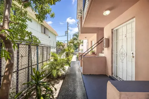 212 NW 7th Avenue Miami FL 33128