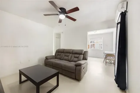 212 NW 7th Avenue Miami FL 33128