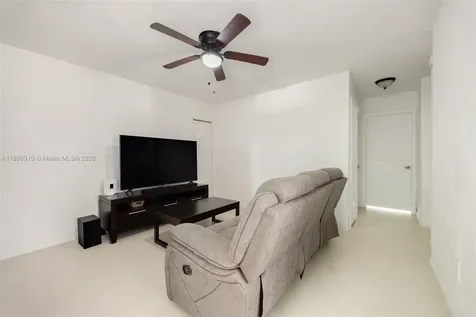 212 NW 7th Avenue Miami FL 33128