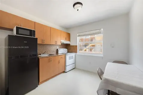 212 NW 7th Avenue Miami FL 33128