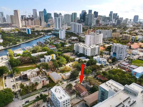 212 NW 7th Avenue Miami FL 33128