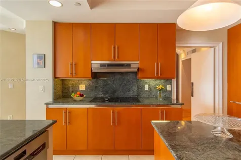 21050 Point Place Aventura FL 33180