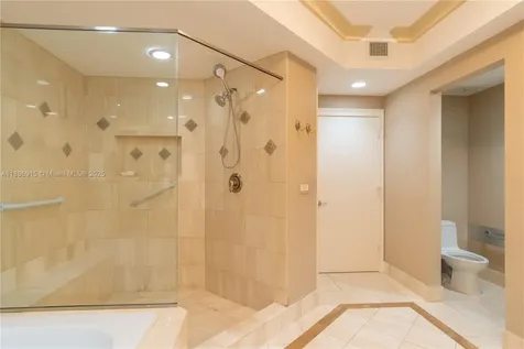 21050 Point Place Aventura FL 33180