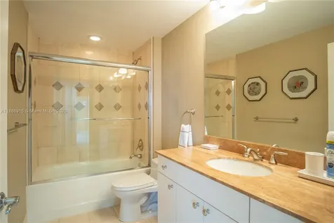 21050 Point Place Aventura FL 33180