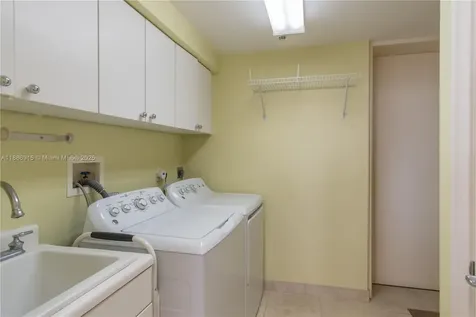 21050 Point Place Aventura FL 33180