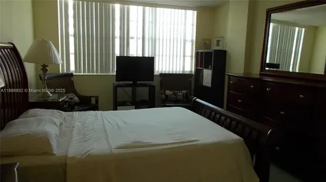 3161 S Ocean Drive Hallandale Beach FL 33009