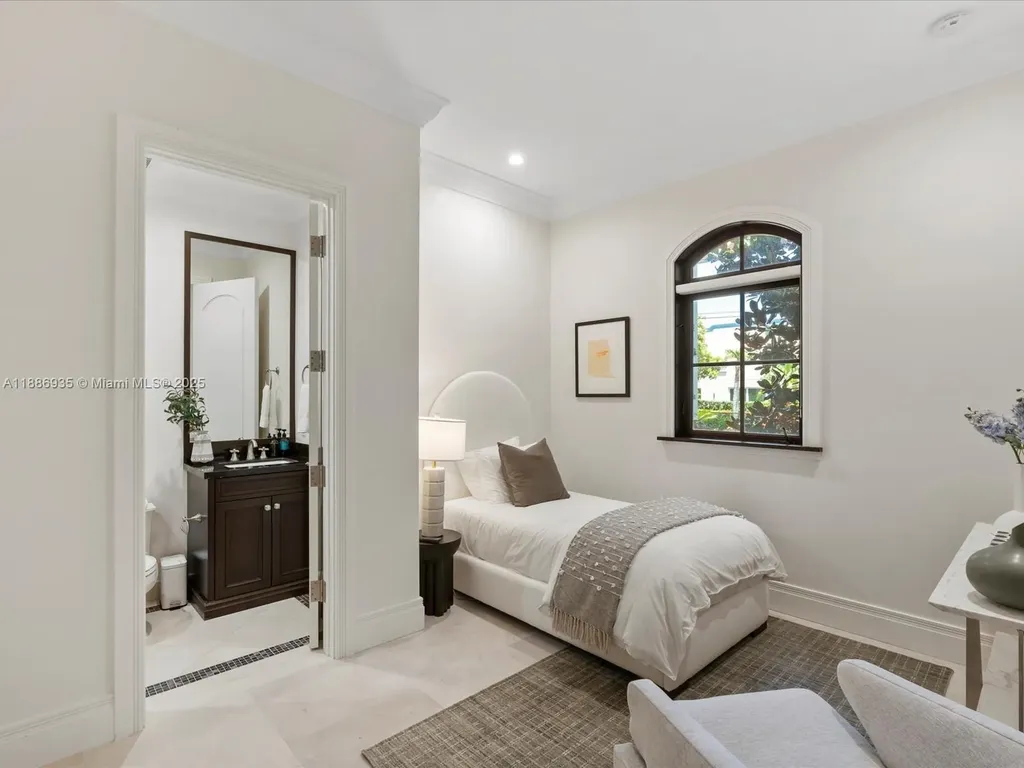 821 Solar Isle Drive Fort Lauderdale FL 33301