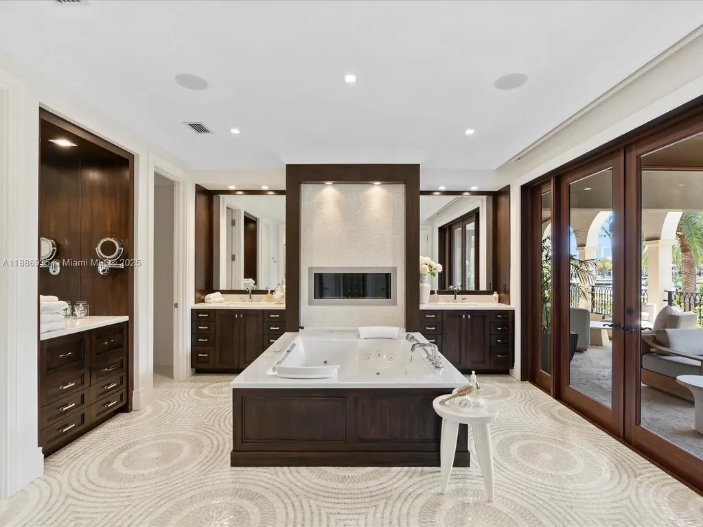 821 Solar Isle Drive Fort Lauderdale FL 33301