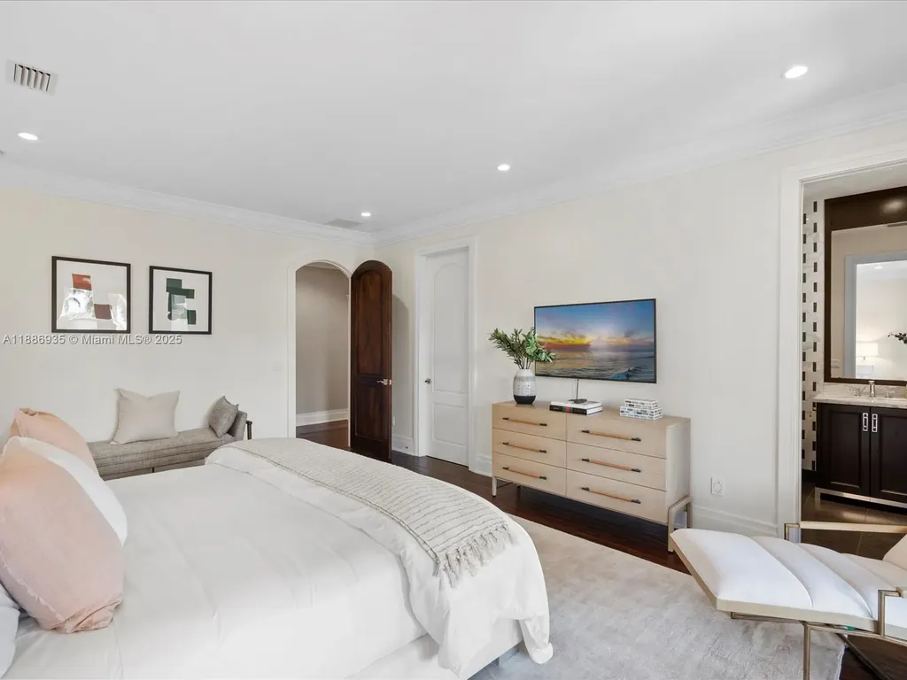 821 Solar Isle Drive Fort Lauderdale FL 33301