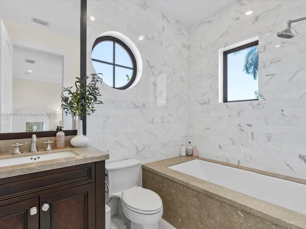 821 Solar Isle Drive Fort Lauderdale FL 33301