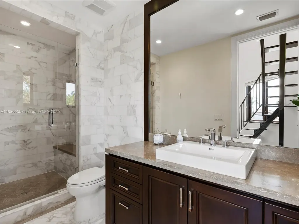 821 Solar Isle Drive Fort Lauderdale FL 33301