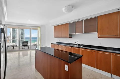 3101 S Ocean Drive Hollywood FL 33019
